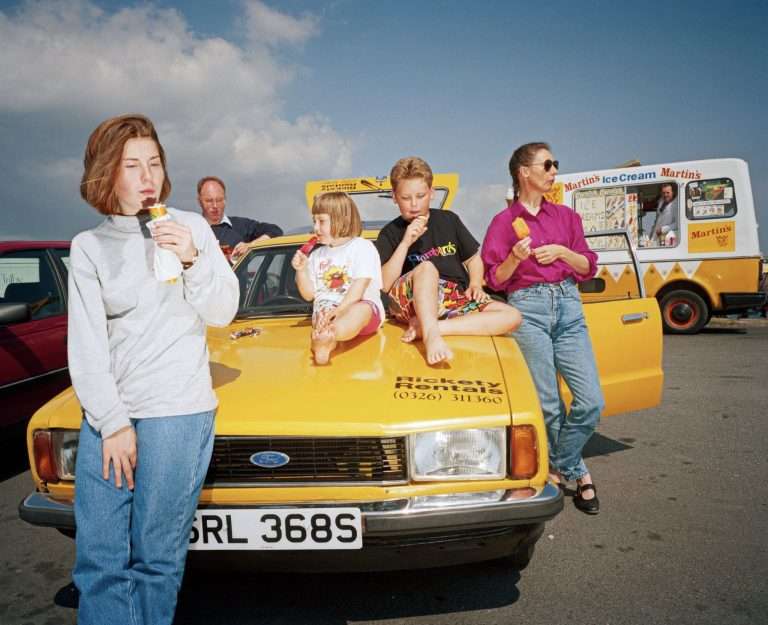 La estética de lo imperfecto: Marc Bibiloni rinde homenaje al legado de Martin Parr en MadridPor Redacción